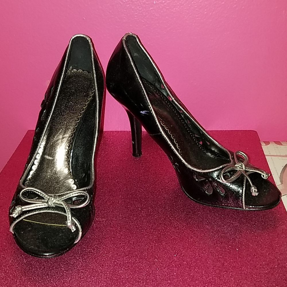 ‼️🎀3/$25 Mandee floral bow flower peep toe 50s heels shoes pin up black silver